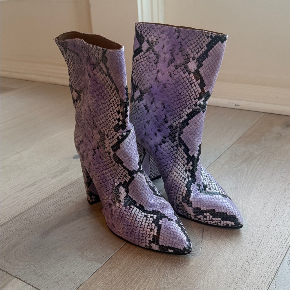 Toral Lavender Snakeskin Heeled Boots SZ 7